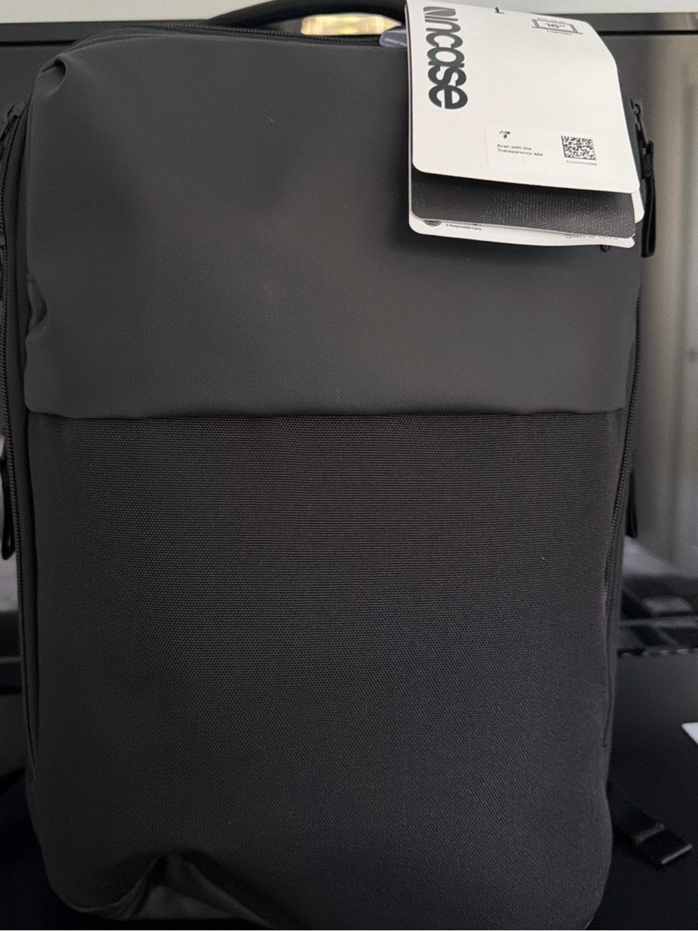 Incase Navy Black 16" Laptop Fitting Backpack